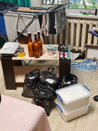 В Москве полицейские изъяли из незаконного оборота почти 32 кг прегабалина и мефедрон