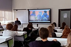 В «Школе Ломоносова» прошла встреча с представителем МЧС