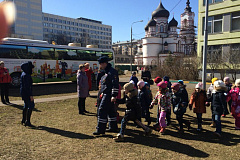 Учащимся московских школ и их родителям напомнят правила ПДД перед новым учебным годом